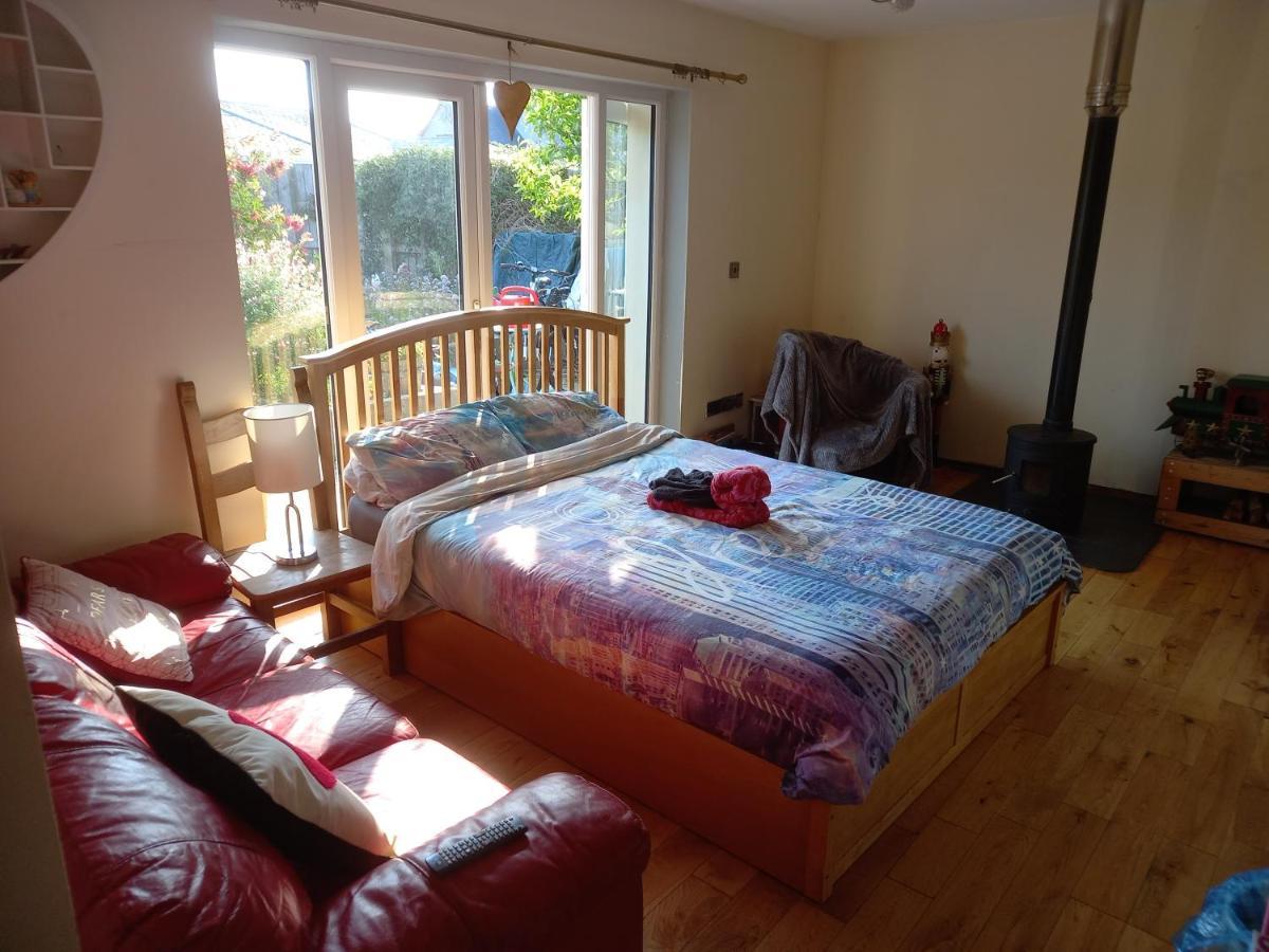 No 9 Manor Way Apartment Кармартън Екстериор снимка