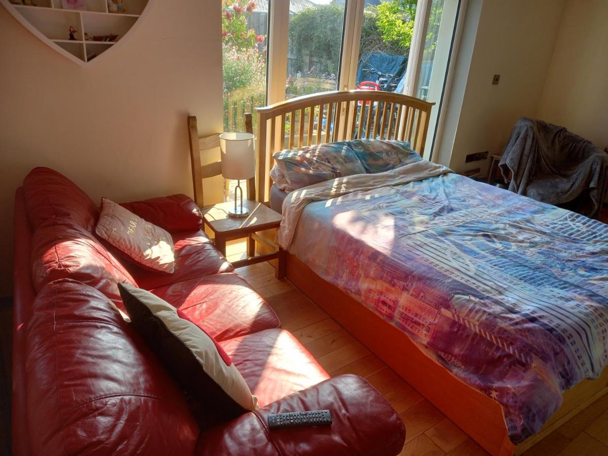 No 9 Manor Way Apartment Кармартън Екстериор снимка